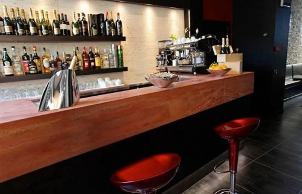 Hotel Five Milano 3*,  Italien